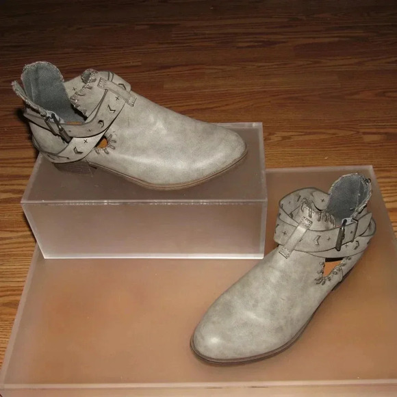 RAMPAGE Tiara Gray Ankle Booties Size 9 - Picture 1 of 6